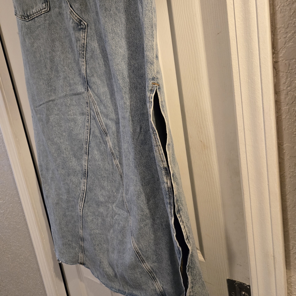 Levi's Light Blue Denim Skirt - Picture 4 of 7